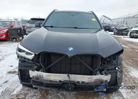 2021 BMW X5 xDrive40I z USA, uszkodzony, nr VIN 5UXCR6C09M9D89628